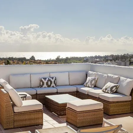Bright 3 Bedroom Townhouse With Stunning Views Apartment *