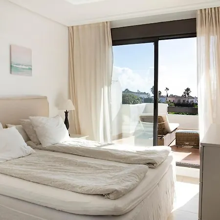 Bright 3 Bedroom Townhouse With Stunning Views Estepona