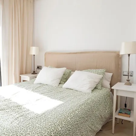 Bright 3 Bedroom Townhouse With Stunning Views