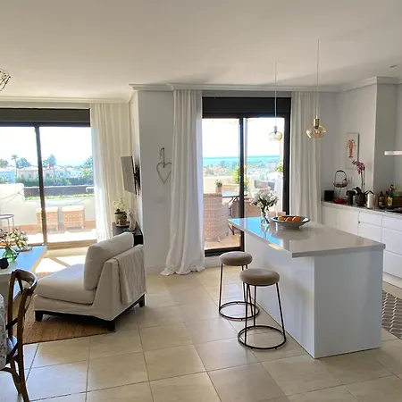 Bright 3 Bedroom Townhouse With Stunning Views * Estepona