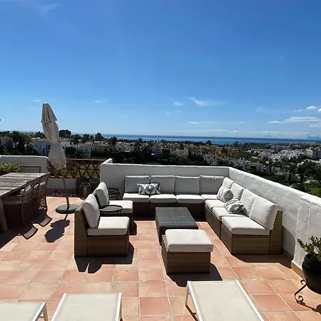 Apartment Bright 3 Bedroom Townhouse With Stunning Views *