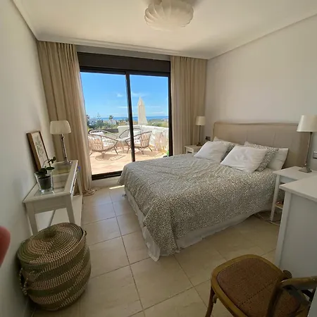 Apartment Bright 3 Bedroom Townhouse With Stunning Views